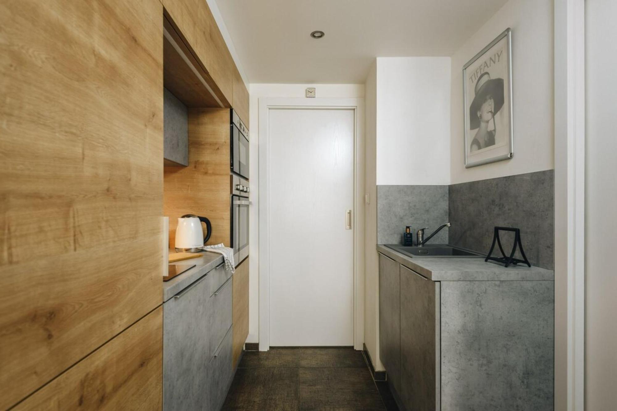 Cozy & Comfortable Apt Walking Anywhere You Want Sen Πράγα Εξωτερικό φωτογραφία