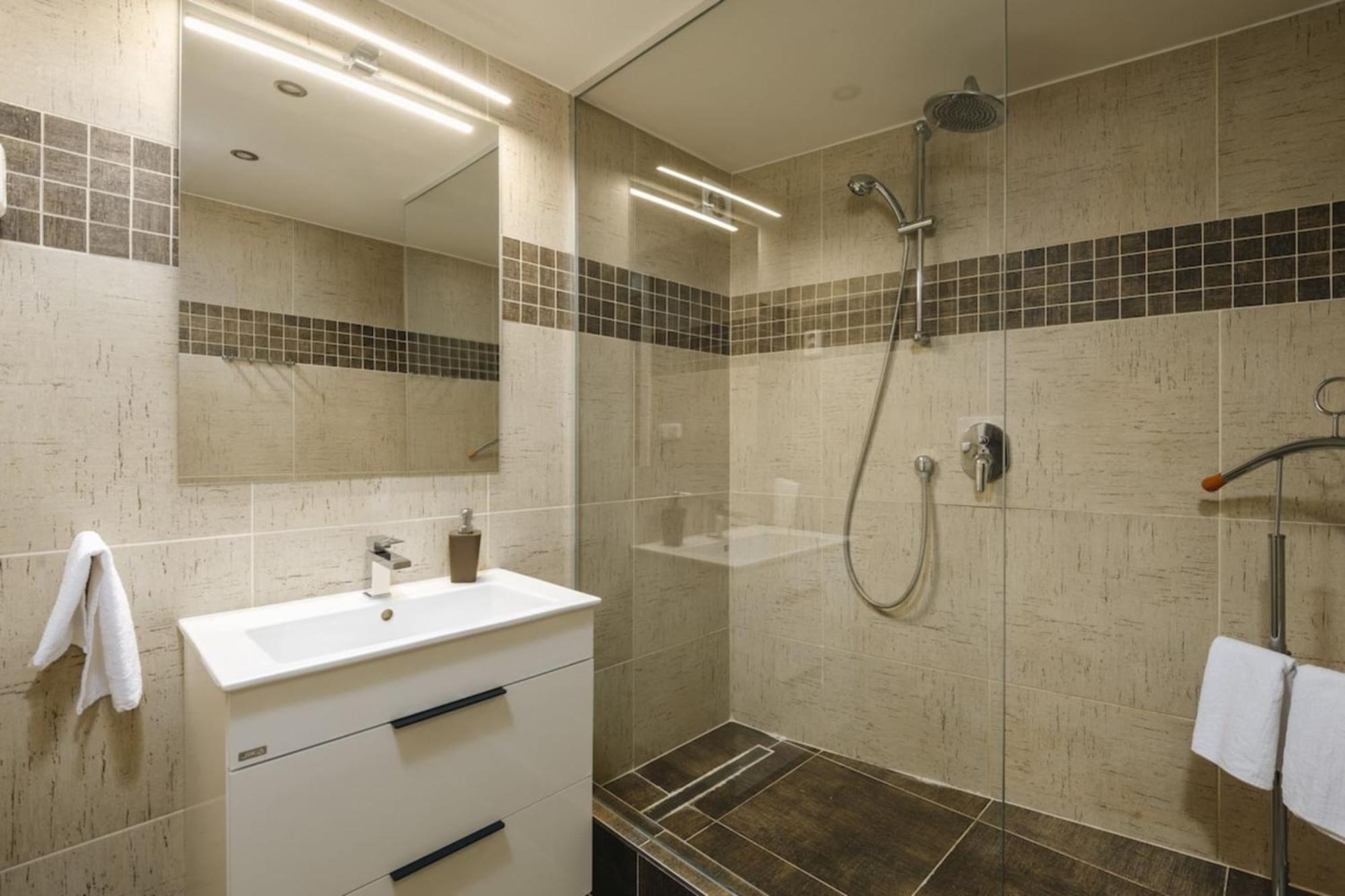 Cozy & Comfortable Apt Walking Anywhere You Want Sen Πράγα Εξωτερικό φωτογραφία